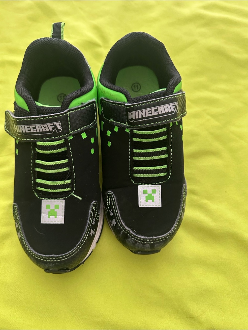 Light up Kids Green & Black Slip-On Sneakers
